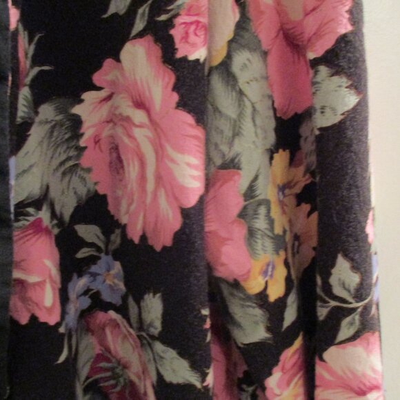 1980's vintage floral blazer, black with pink roses Size 8 - Picture 4 of 8